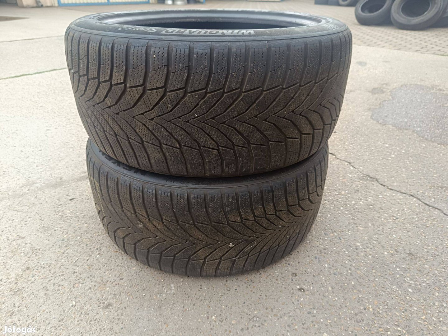 275/40r19 Nexen