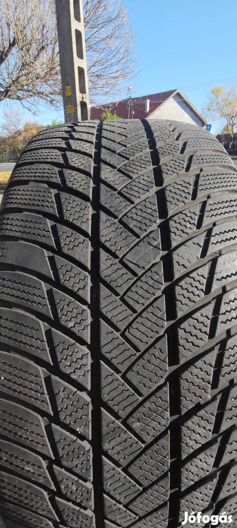 275/45 R20 Bridgestone Blizzak LM001 Újszerű téli gumiabroncsok