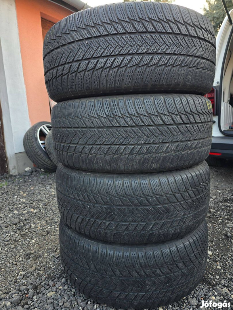 275/45 R20 Bridgestone defekttűrő téli gumi garnitúra 275/45R20