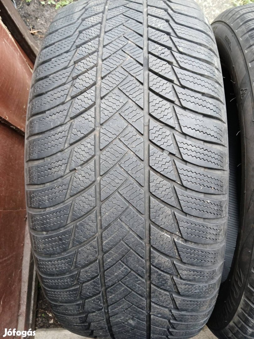 275/45 r20 Bridgrstone téli gumi