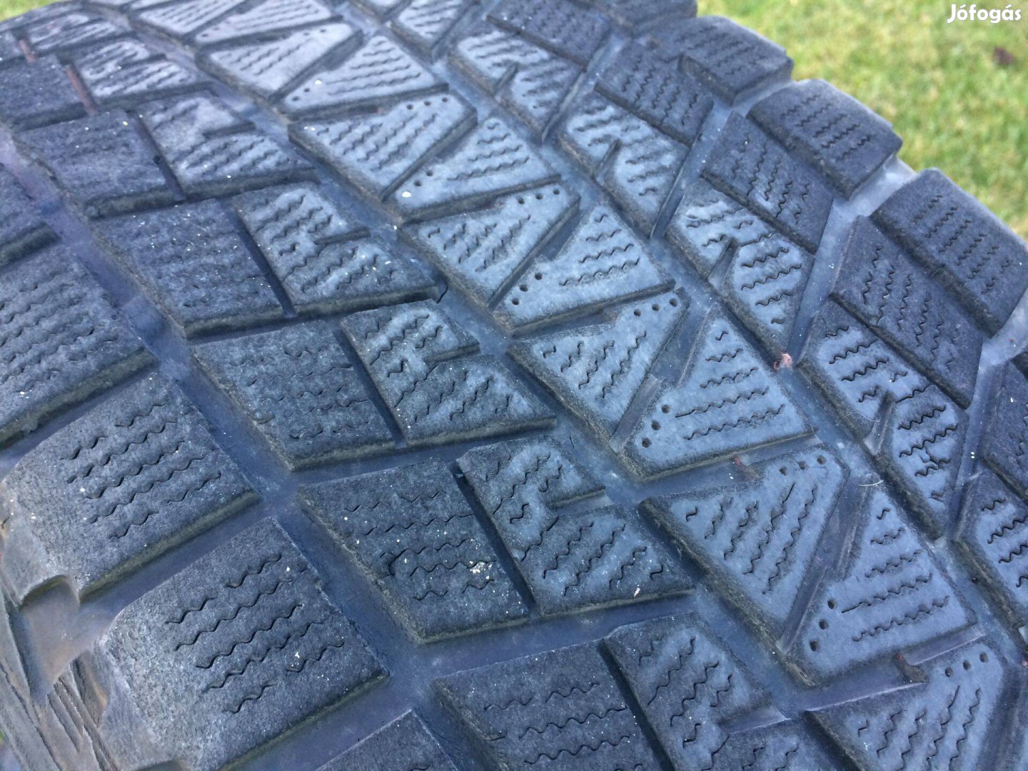 275/60 R20 Bridgestone téli db 7.000 Ft/db