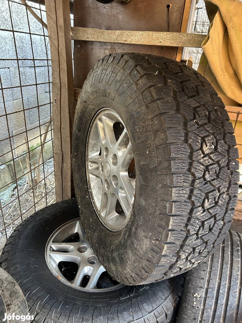 275/70R16 toyo 