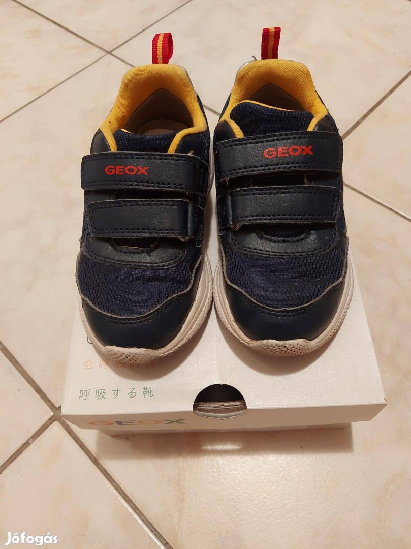27-es Geox kisfiú cipő