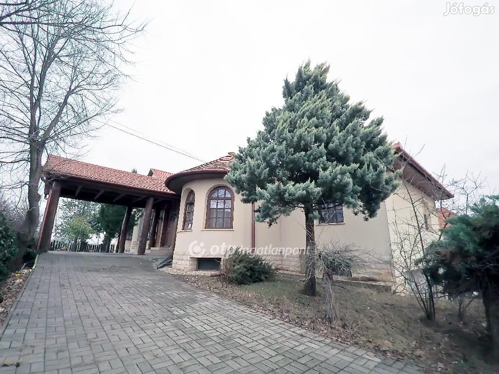 280 nm-es ház eladó Debrecen
