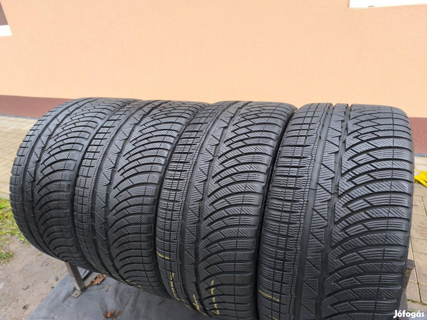 285/30R20 255/35R20 Michelin téli gumi garnitúra