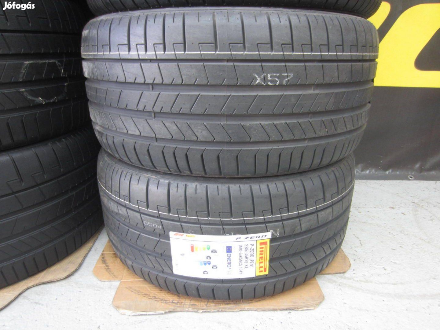 285/35 R20 Pirelli Pzero MO-S Pncs 104Y