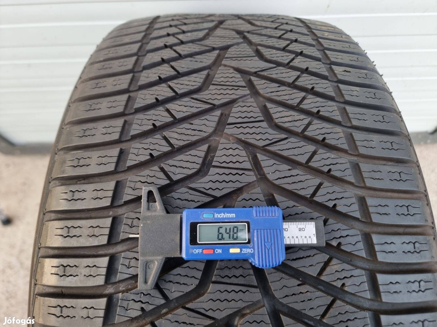 285/40R19 Yokohama téli gumi 2db szinte újszerű állapotban eladó!