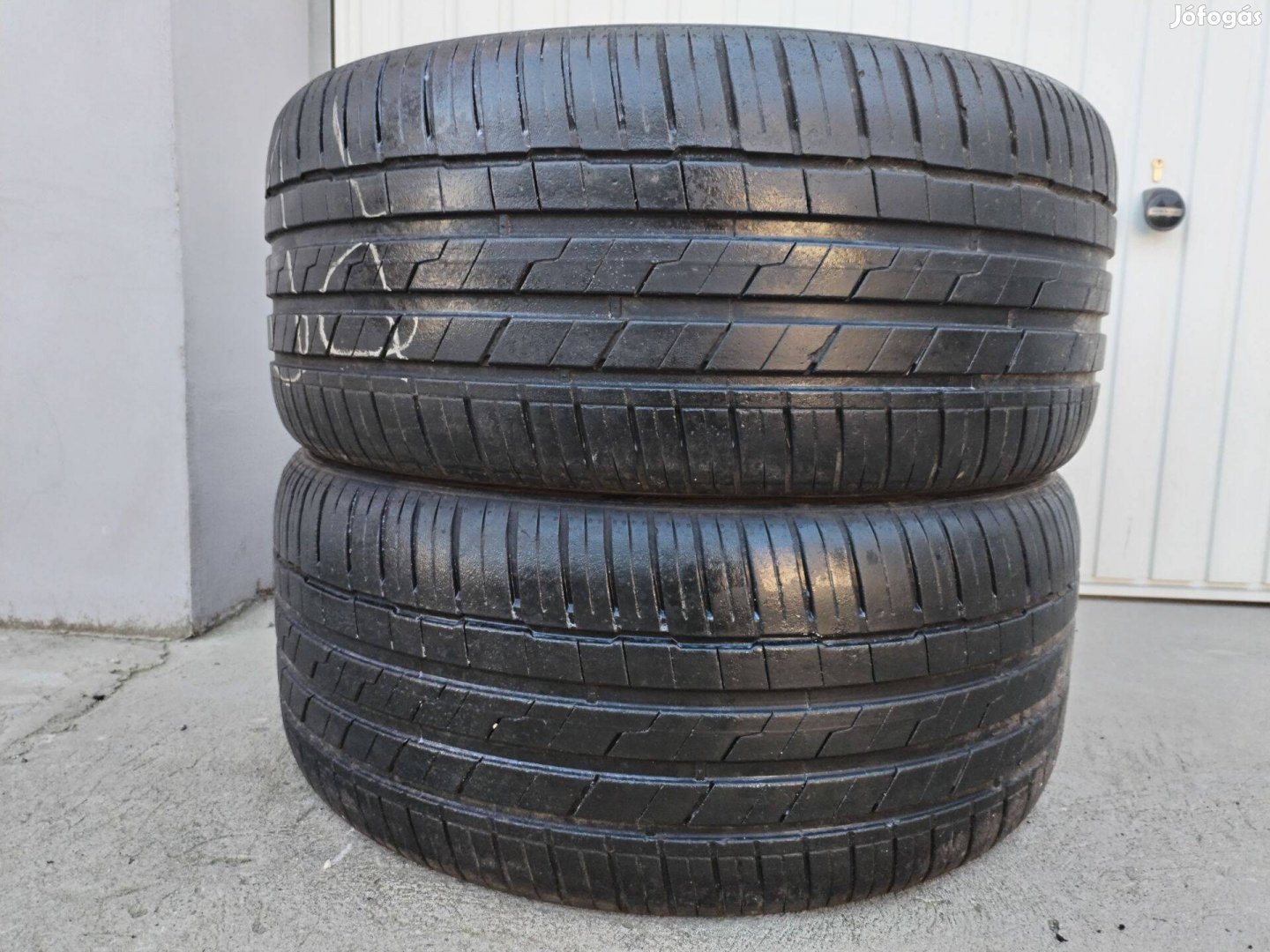 285 40 21 hankook nyári gumi 2 db 2022.31.hét