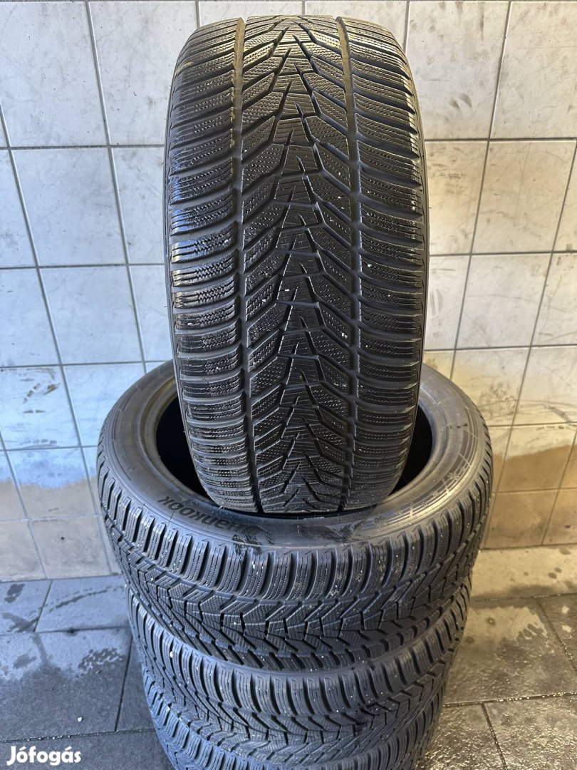 285/40 R21 Hankook téli 2022