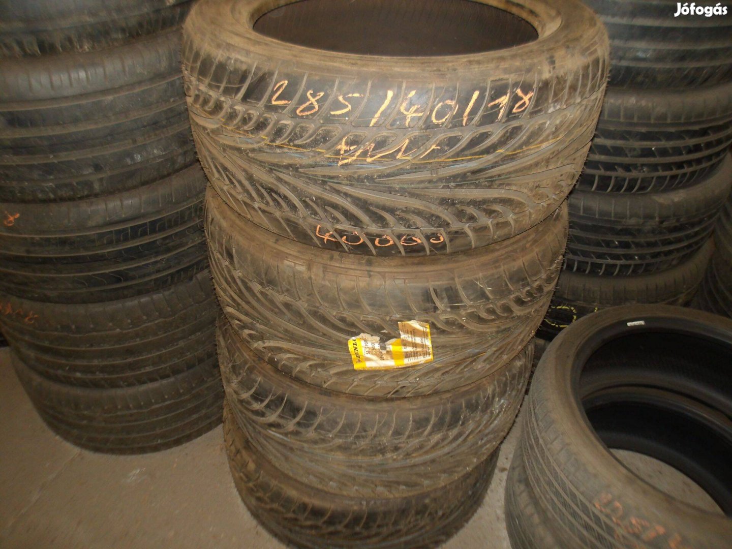 285/40r18 Dunlop nyári gumi ajándék szereléssel