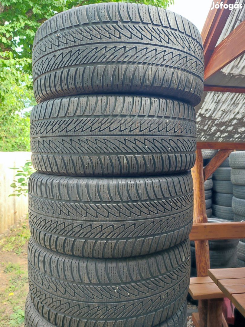 285/45-20 Goodyear téligumi!