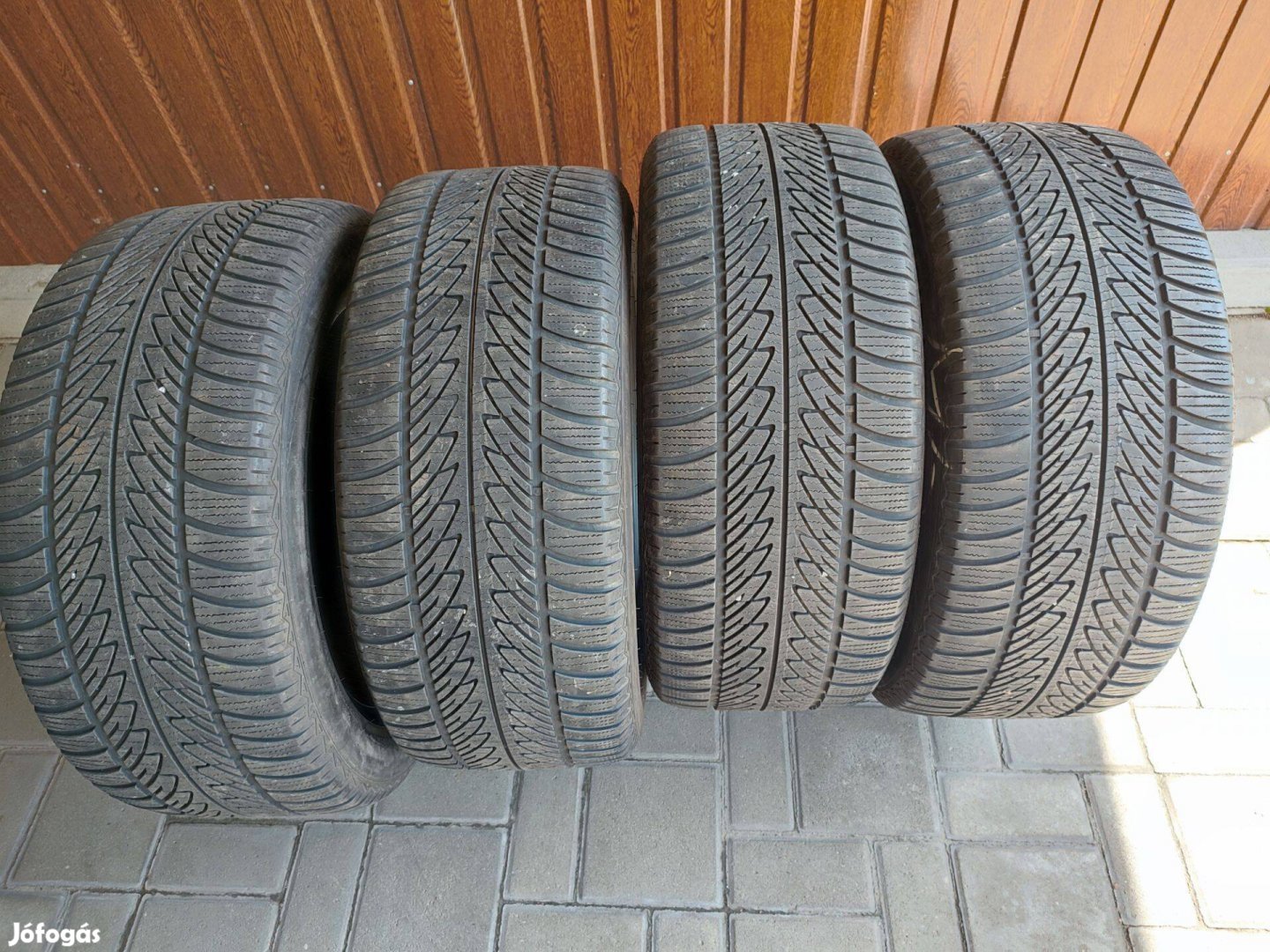 285/45-20 Goodyear téligumi garnitúra!