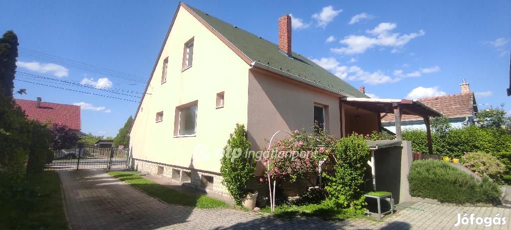 285 nm-es ház eladó Győr