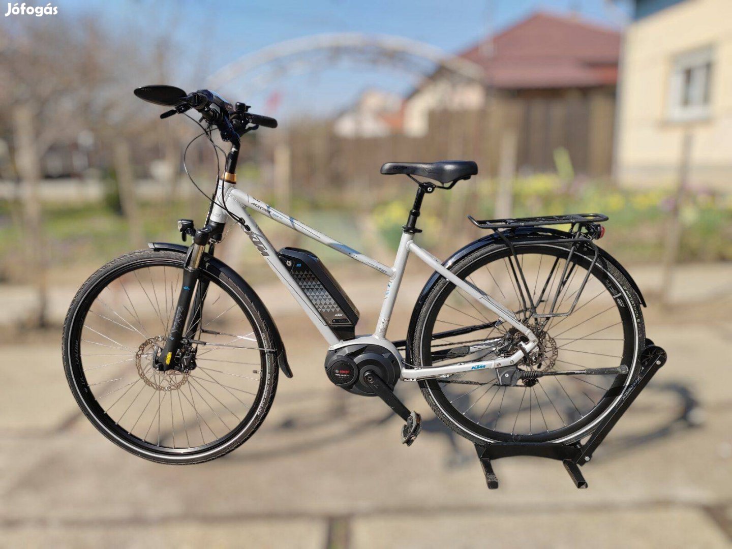 28 KTM Macina Tour PS aluvázas elektromos ebike trekking