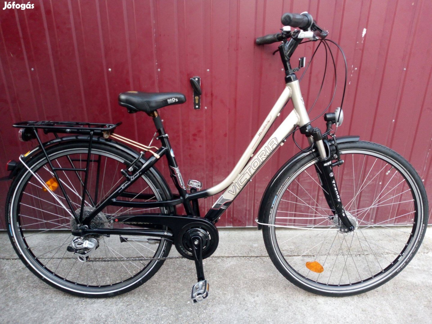 28"Victoria Dual-Drive 27seb alu.agydinamós Trekking (Szállítással)