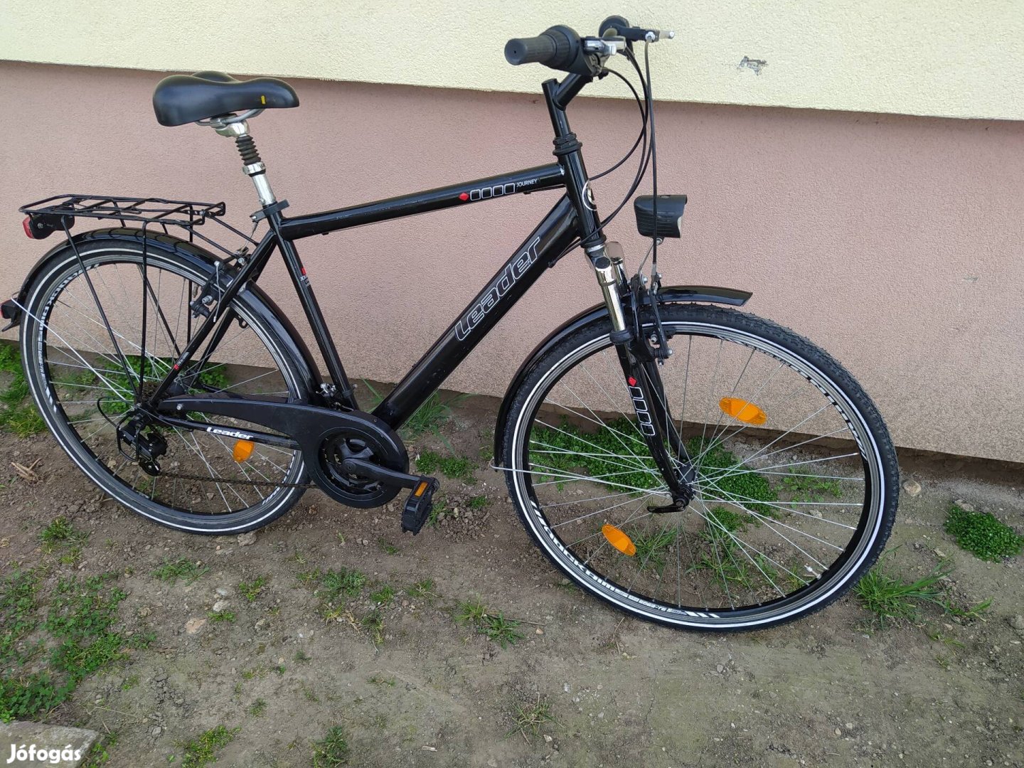 28- As Trekking kerékpár