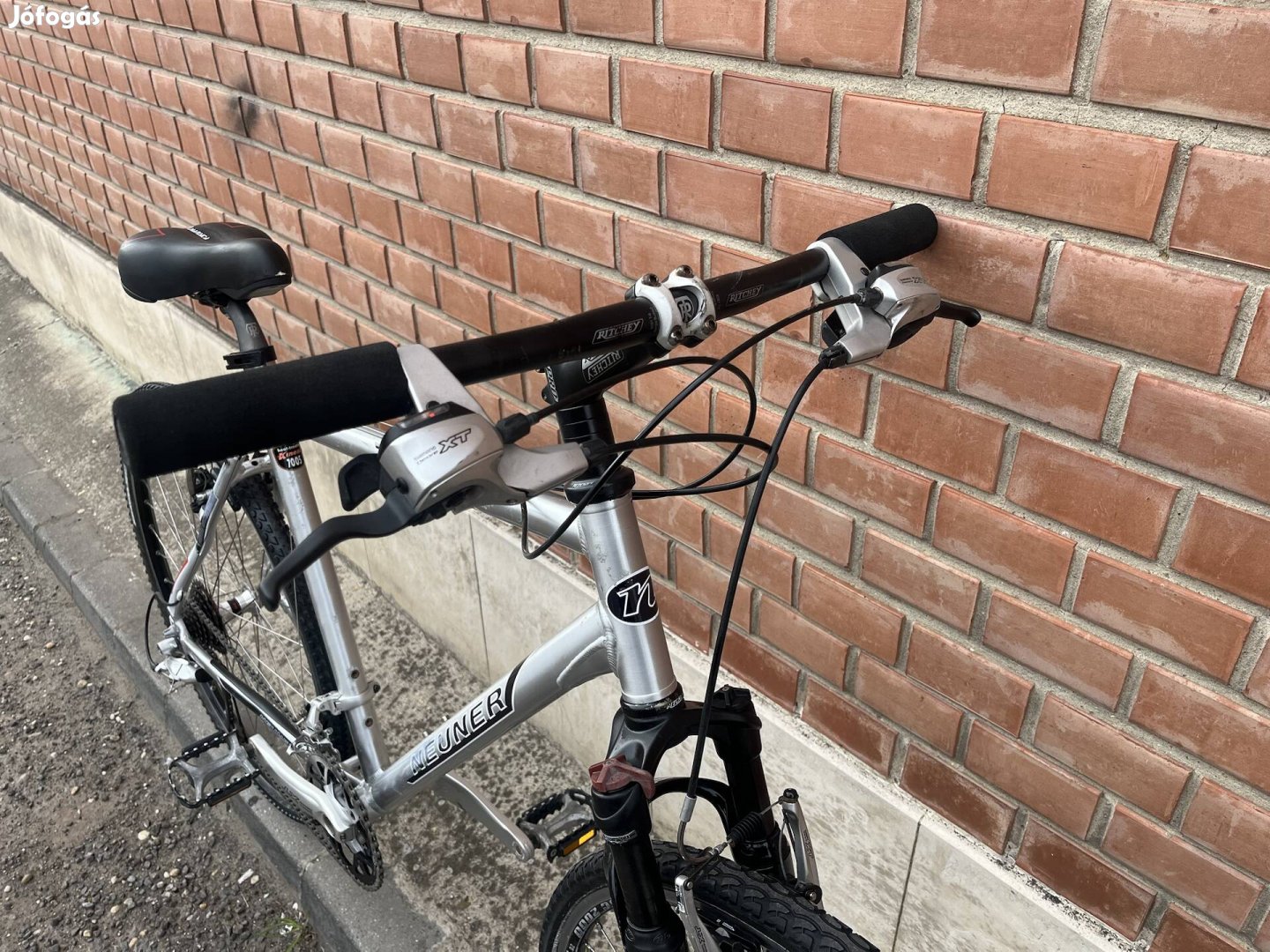 28" Neuner Full Xt felszerelt. 