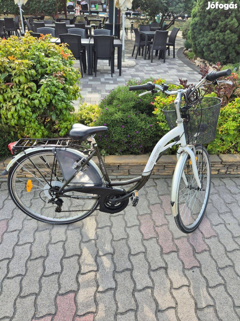 28" Neuzer City női kerékpár fémbetétes gumival alacsony váz 58 sz