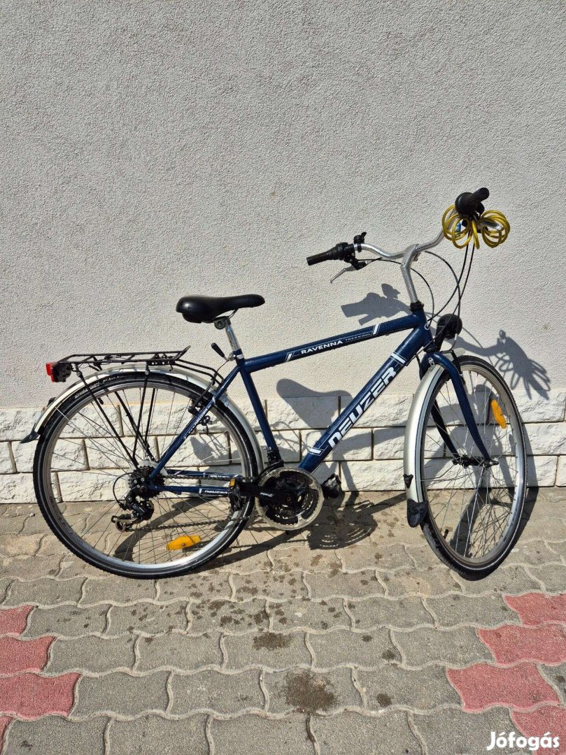 28" Neuzer Trekking férfi kerékpár fémbetétes gumi ipari csapágy 30 sz