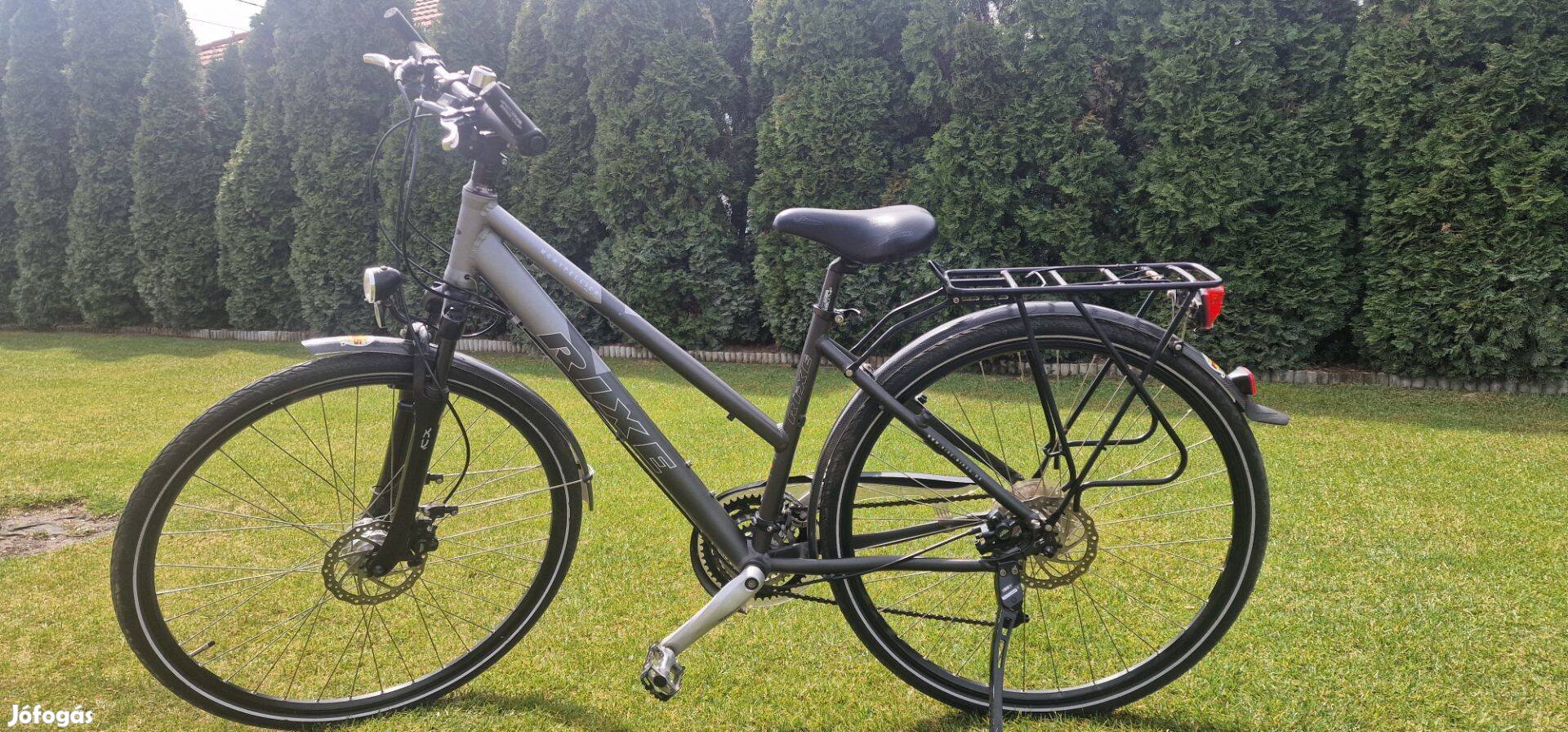 28" Női trekking bicigli eladó
