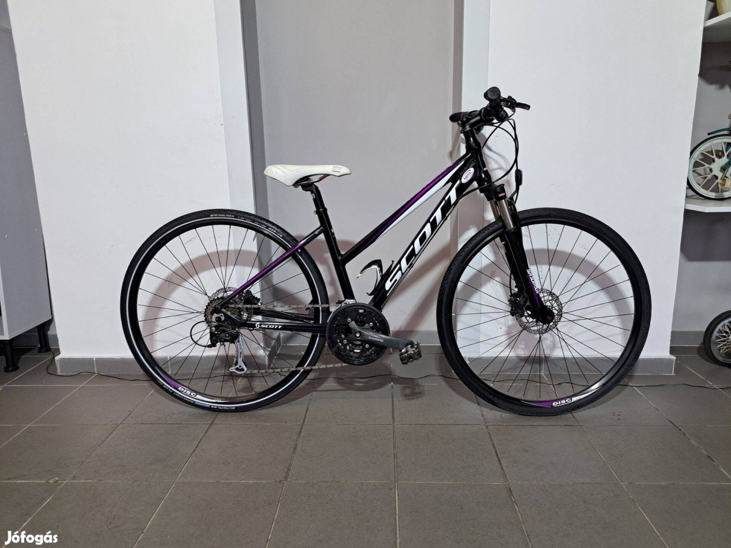 28" Scott Sportster női trekking 3x9 seb. kerékpár 28-as 2