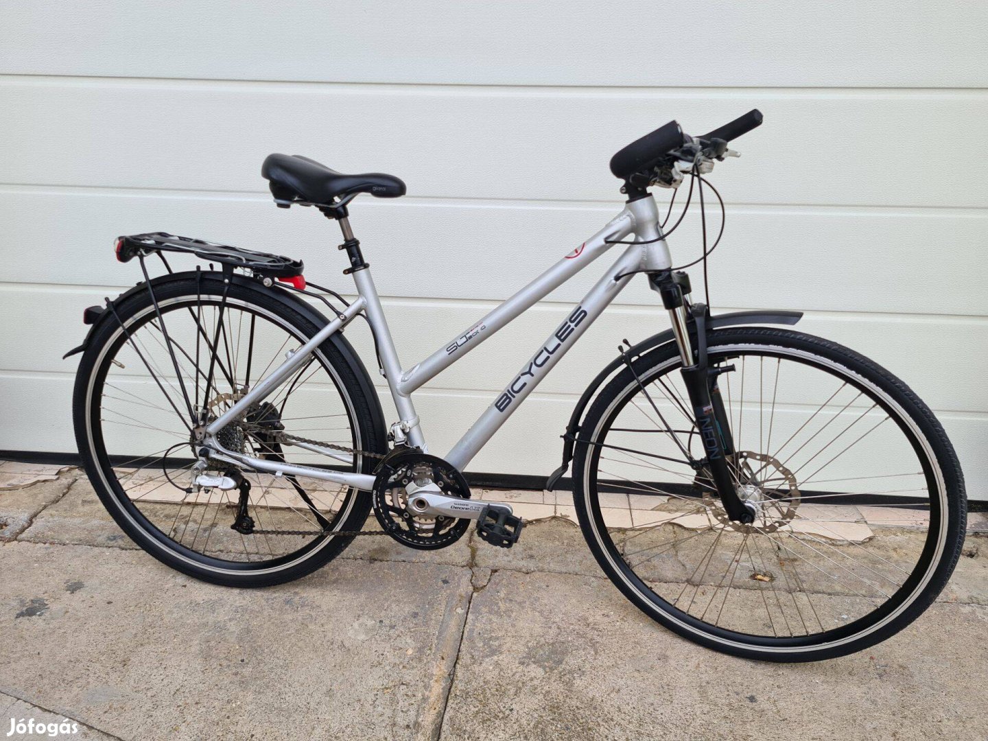 28" női hidrofékes trekking kerékpár