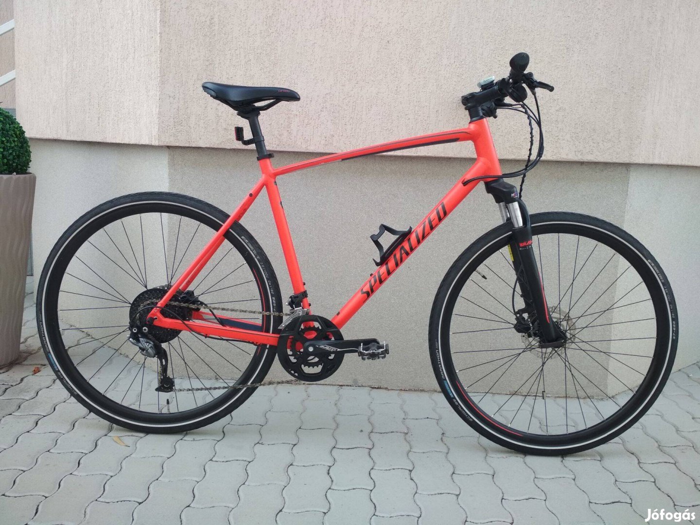 28-as "XL" vázméretű Specialized tárcsafékes férfi trekking kerékpár