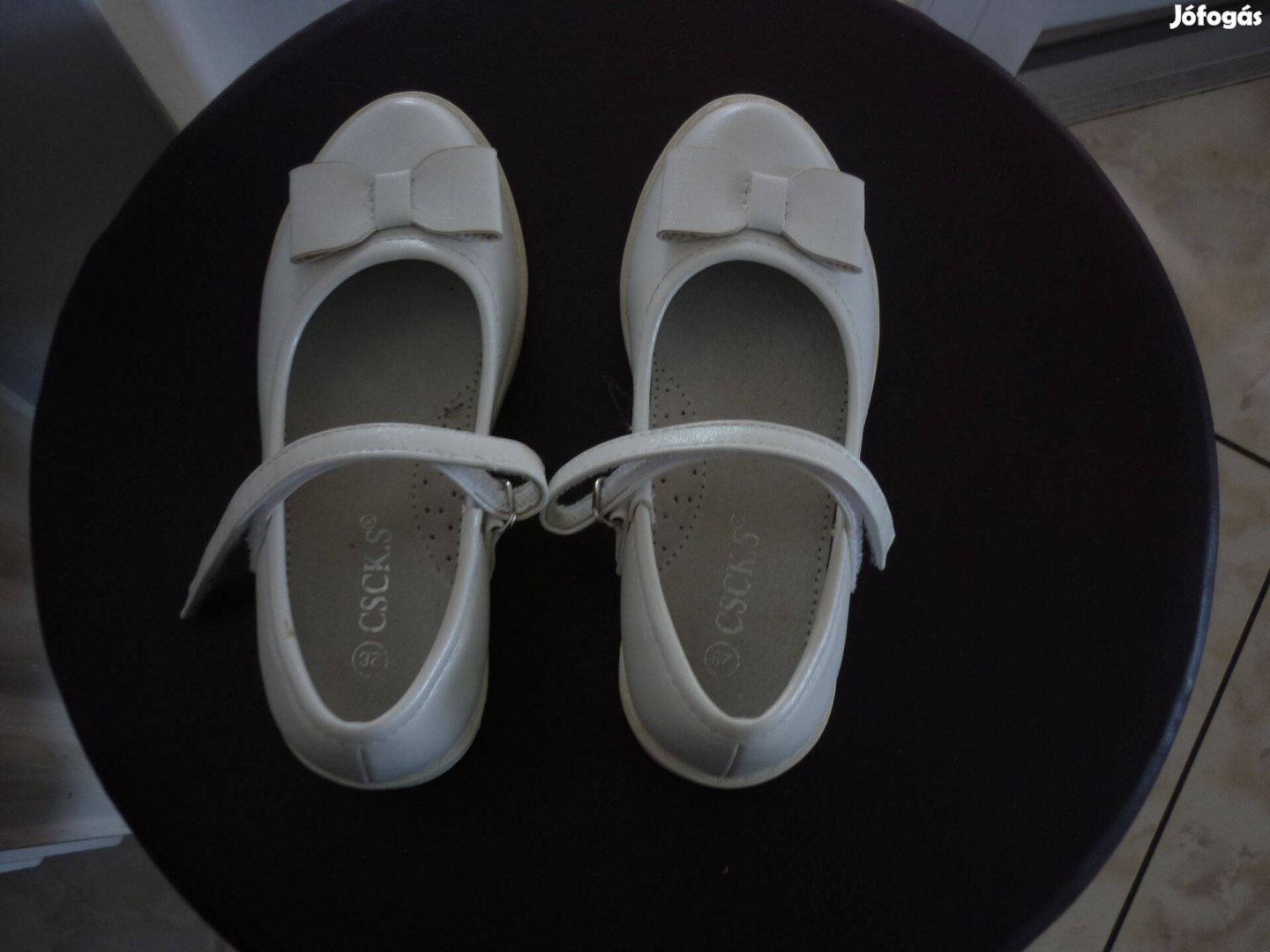 28-as fehér alkalmi kislány cipő