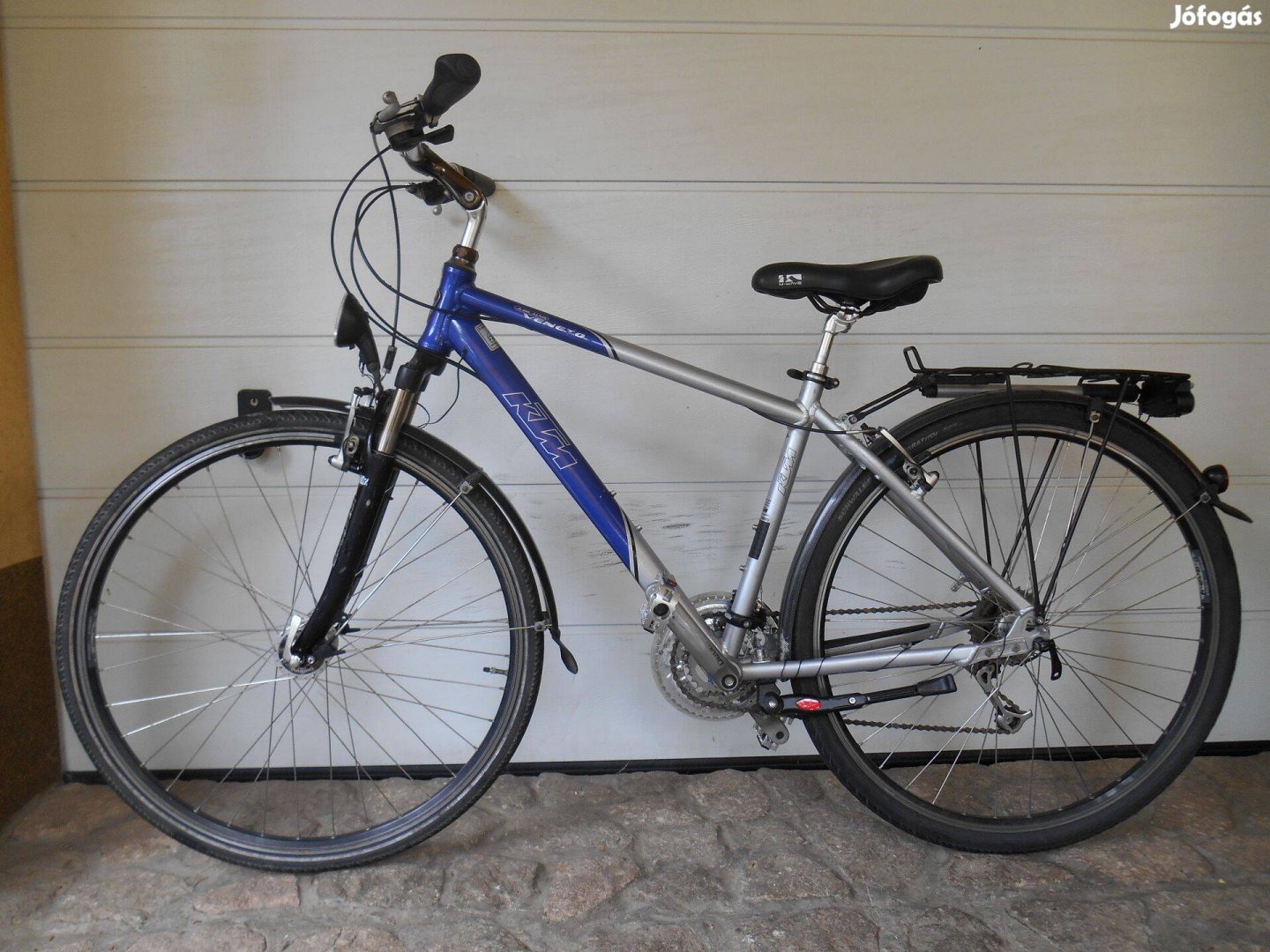 28 colos KTM Veneto férfi alu trekkingkerékpár