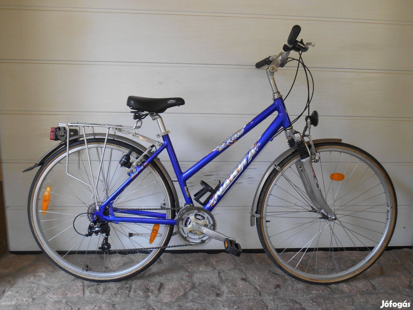 28 colos Nakita osztrák női alu trekkingkerékpár