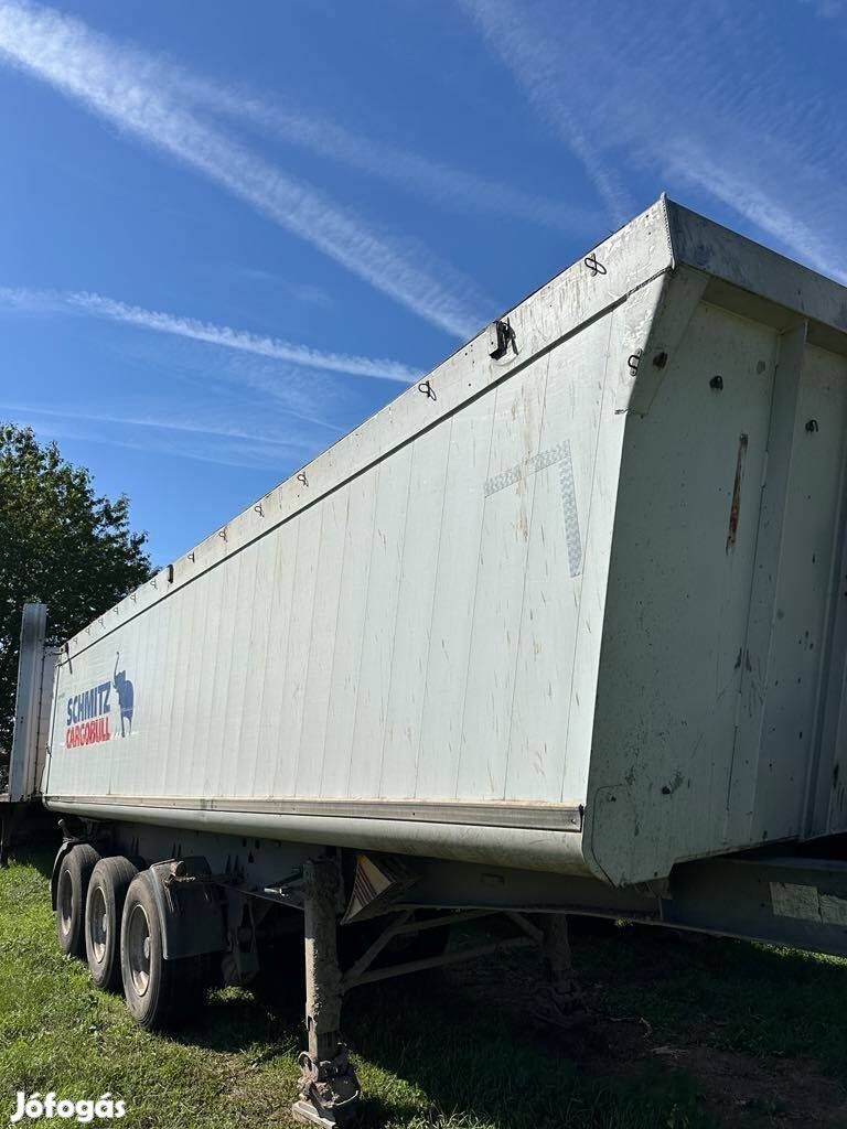 28 m3 térfogatú billencs pótkocsi eladó