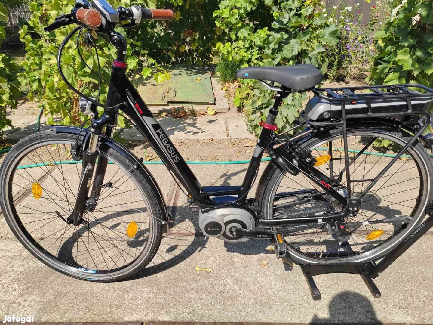 28-os Pegasus Premio E8 mélyvázas elektromos trekking ebike kerékpár