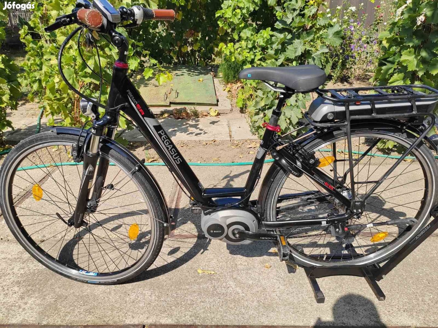 28-os Pegasus Premio E8 mélyvázas elektromos trekking ebike kerékpár