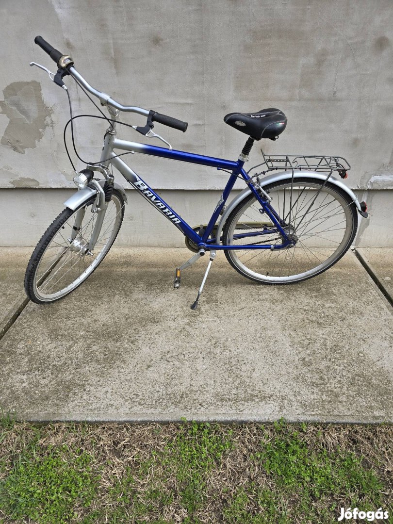 28as Trekking férfi kerékpár