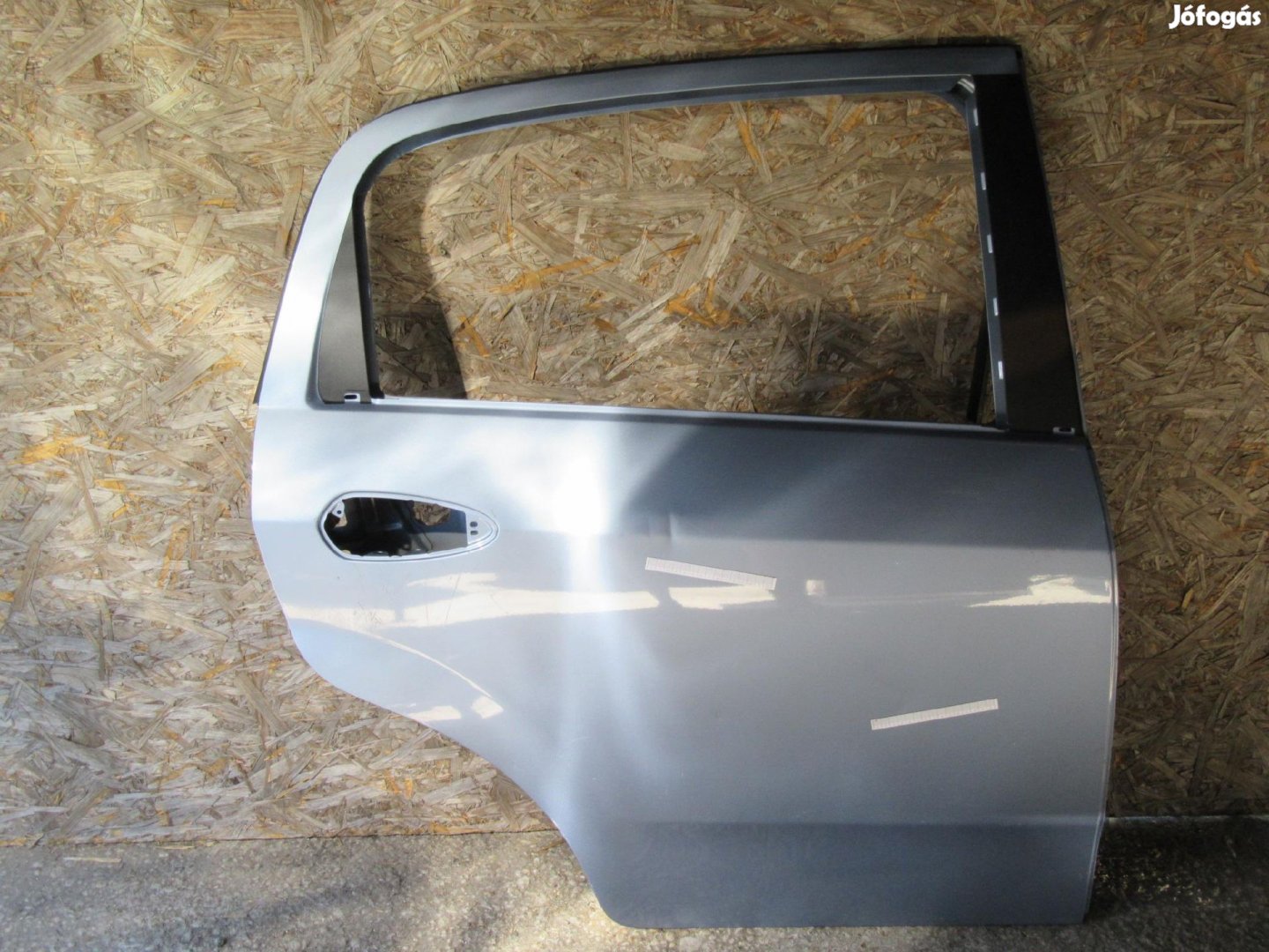 29016 Fiat Grande Punto jobb hátsó ajtó a képen látható sérüléssel