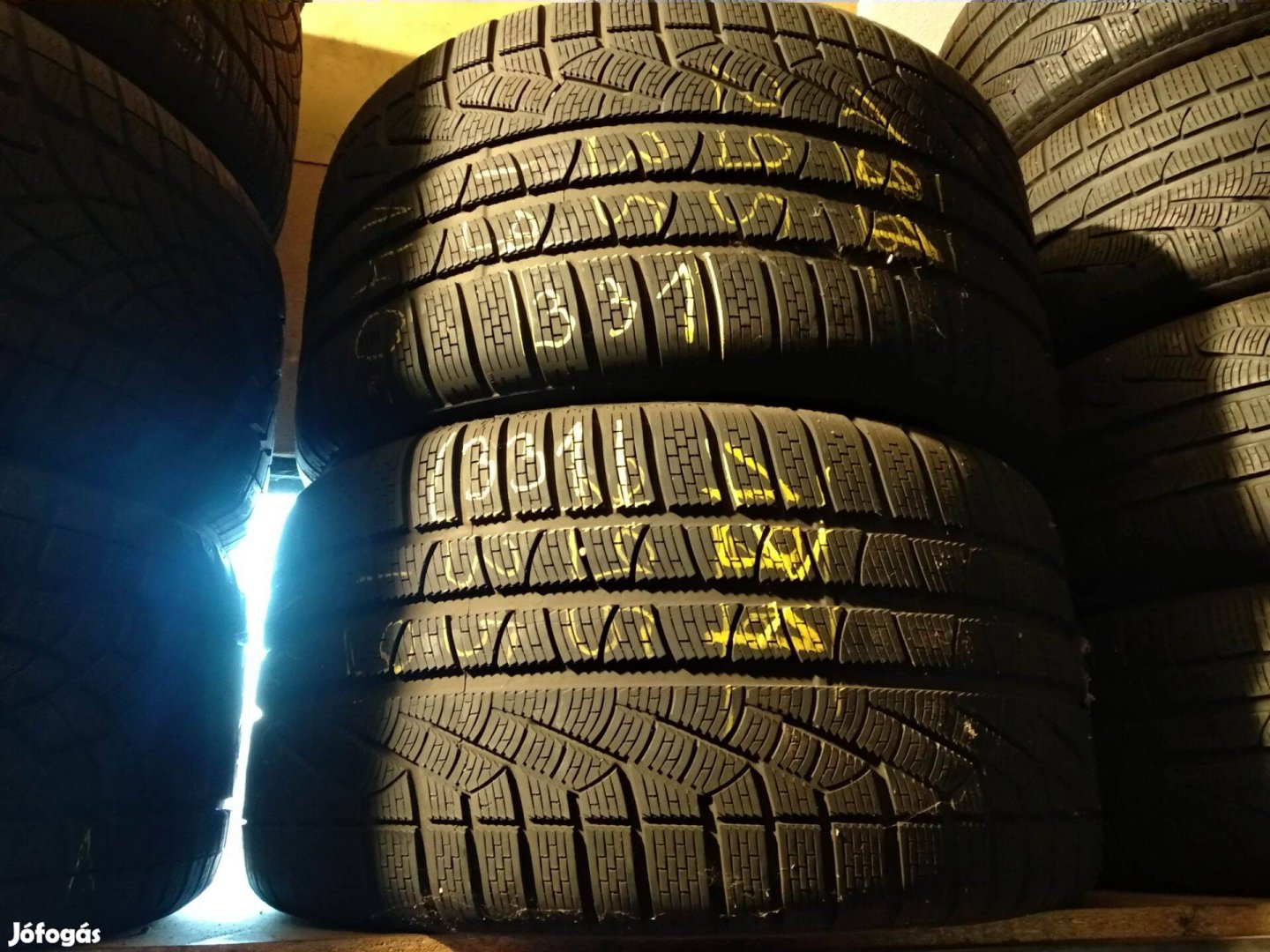 295/35 R19 Pirelli téli gumi 50000ft a 2db /331/