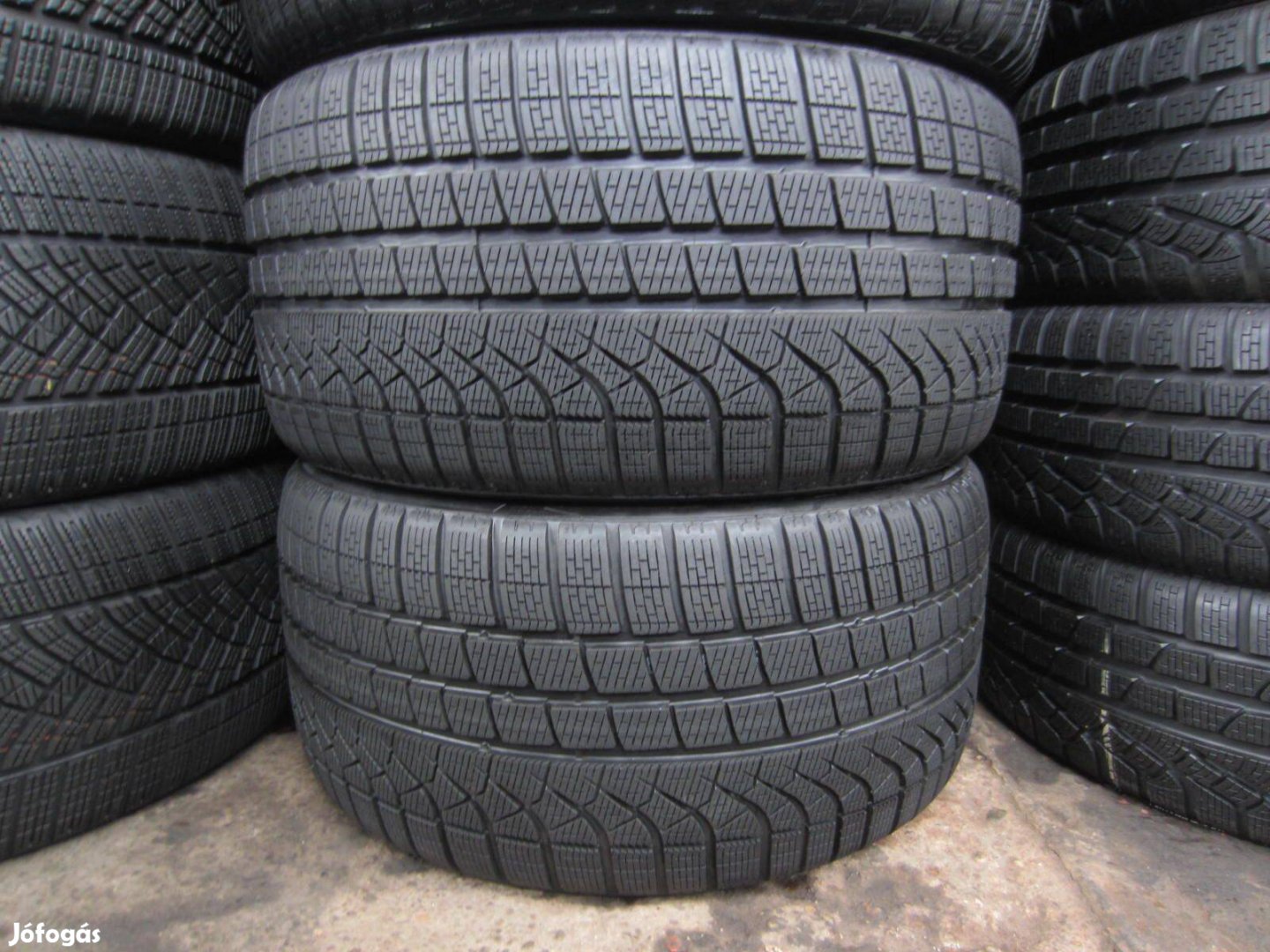 295/35 R20 Pirelli Pzero Winter 101V