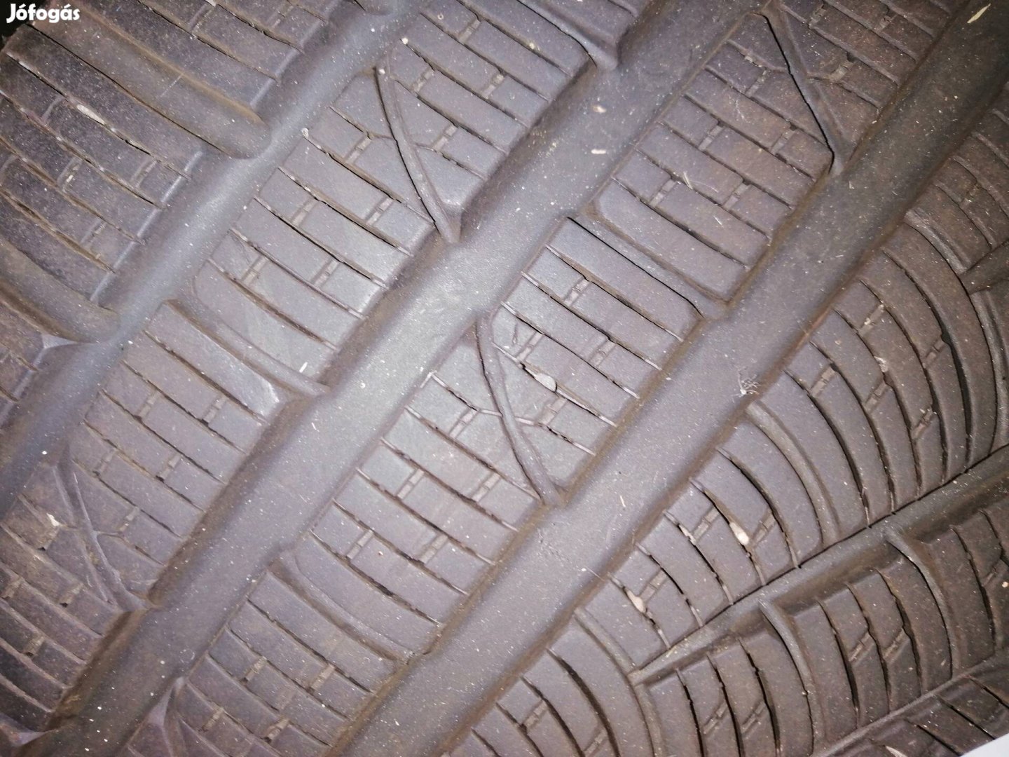 295/35r19 255/40r19 teligumi szett elado