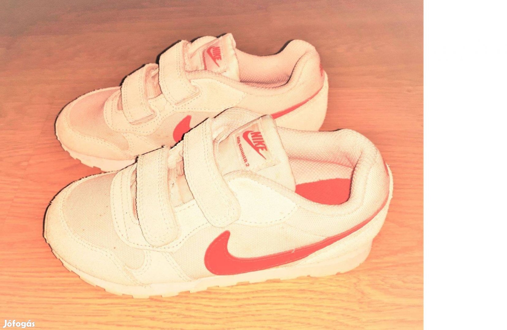 29,5 bth18 cm egyszer viselt Nike cuki gyerekcipő sportcipő