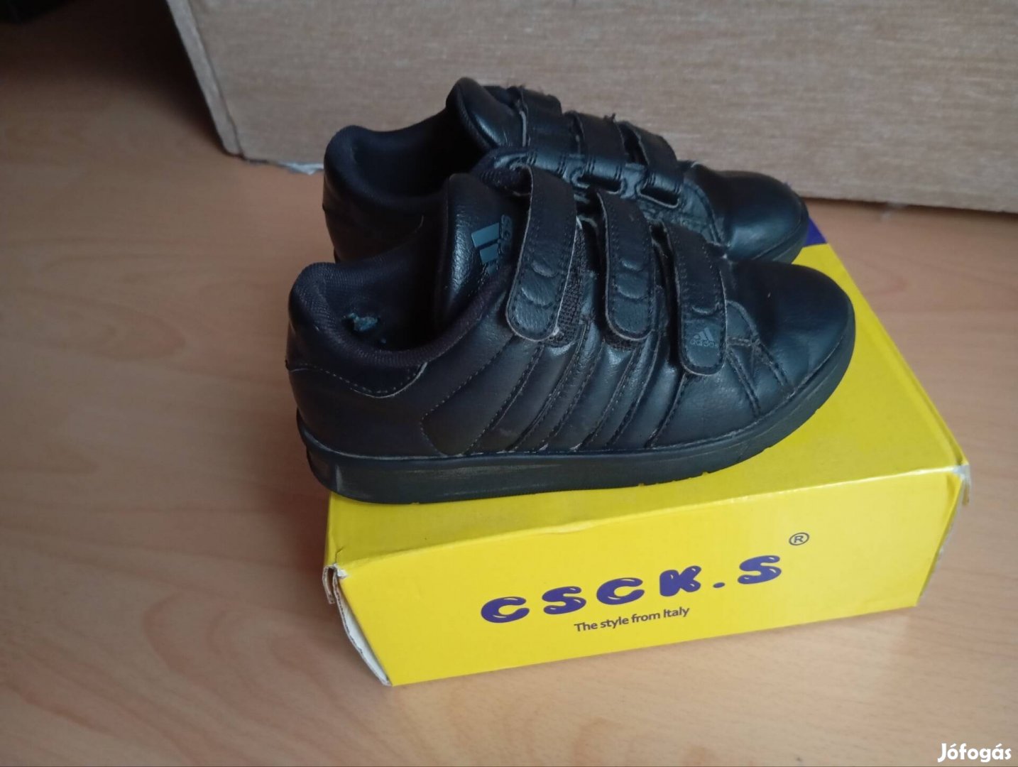 29 Adidas cipő 