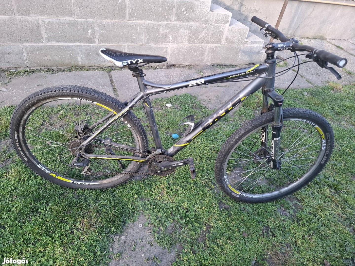 29 Mountainbike kerékpár erősen foglalkozós