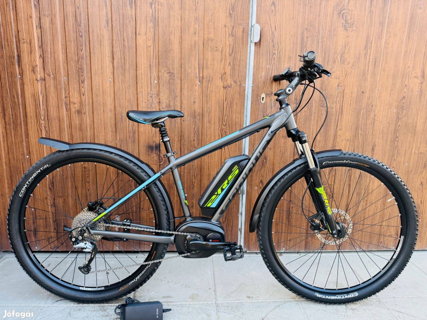 29 Serious Elektromos Kerékpár Újszerű!Bosch Performance400W
