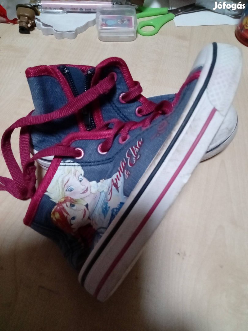 29-es Frozen cipő