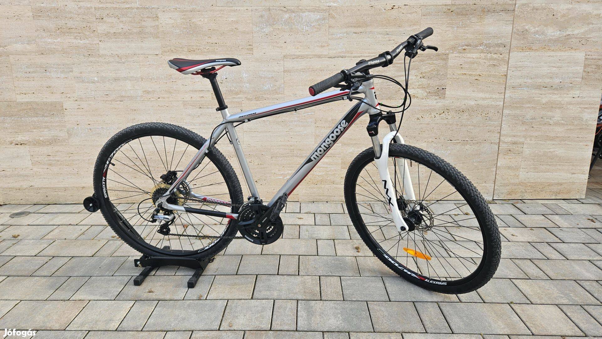 29-es Mongoose Reform XL-es méretű kerékpár