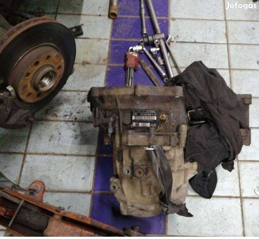 2.2 DTI Opel 125LE váltó