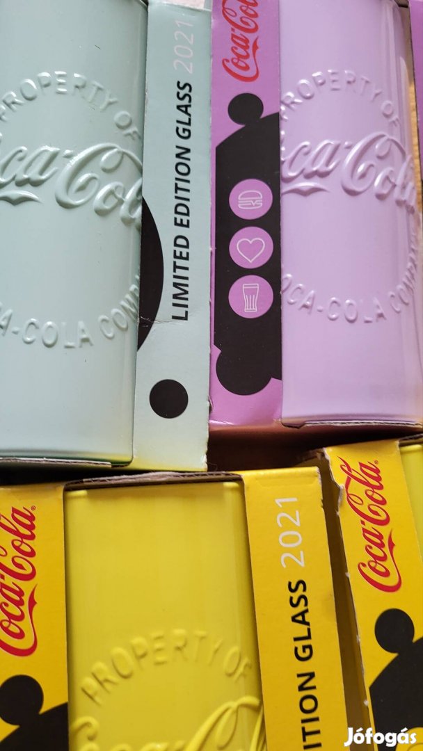 2/5 db bontatlan Coca Cola pohár dobozában. 