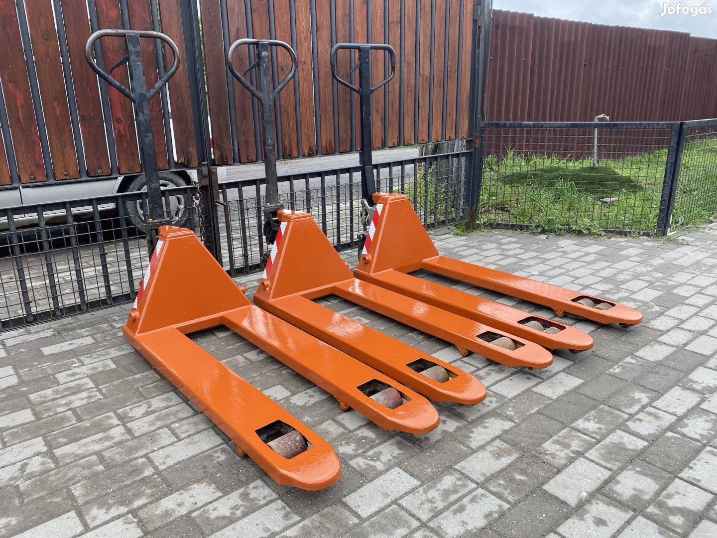 2,5 tonnás raklapemelő béka elado