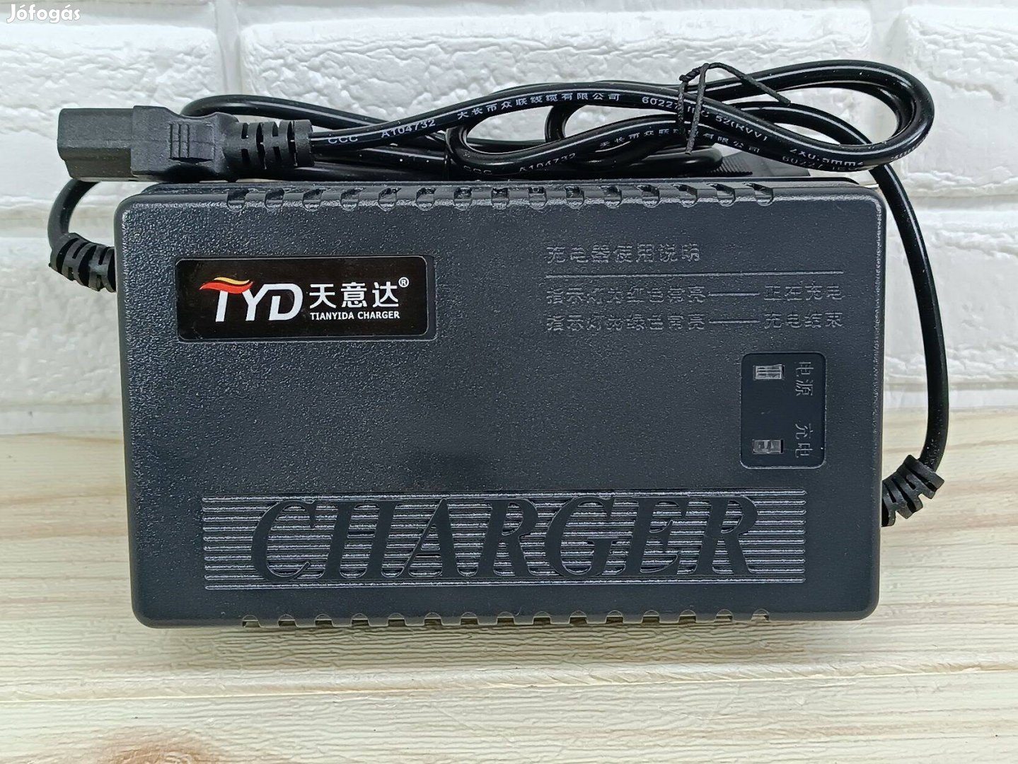 2.8A 20Ah, 60V ólom- sav akkumulátortöltő elektromos E-BIKE