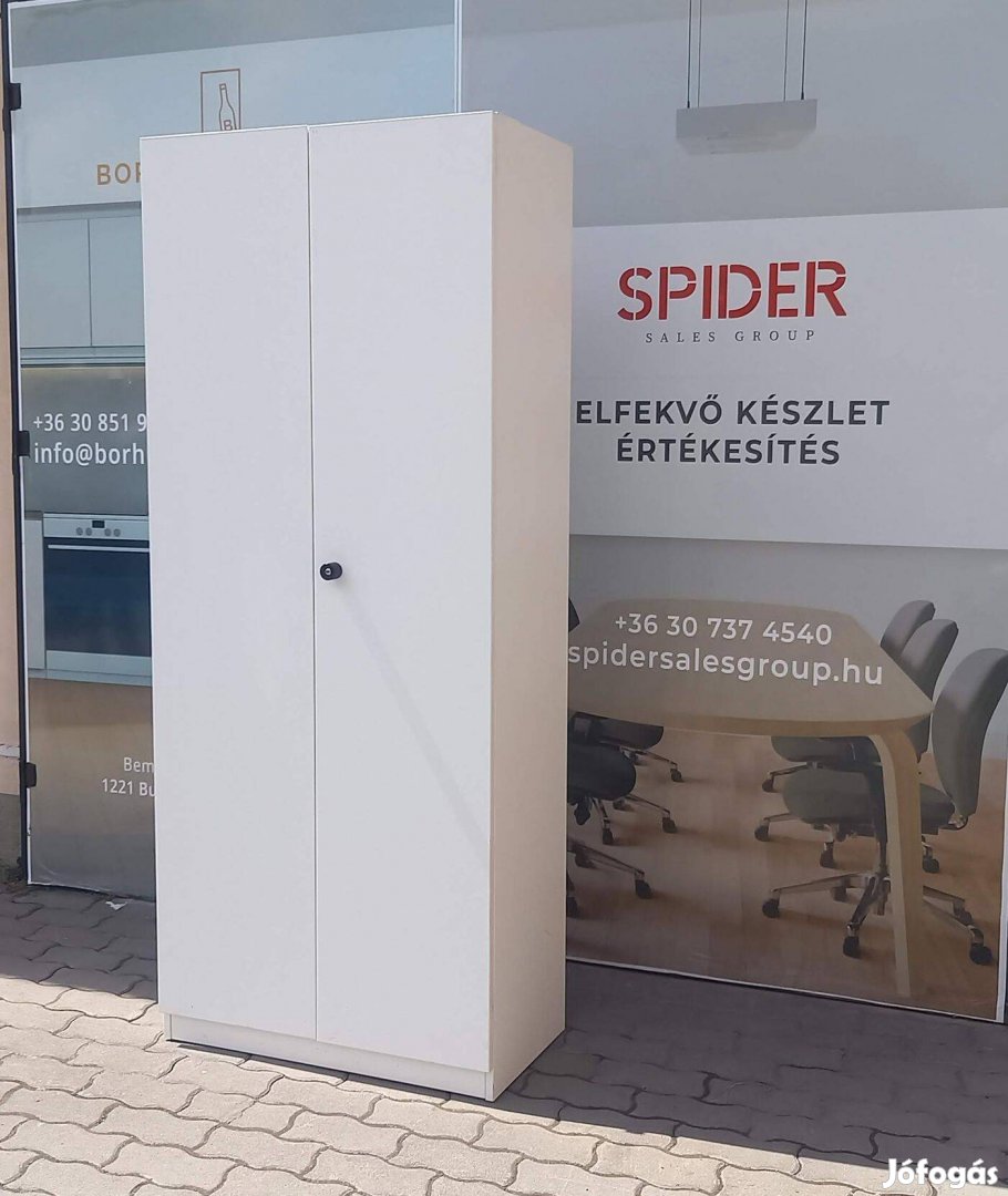 2 ajtós, magas szekrény, belül polcos, fehér színű - használt szekrény