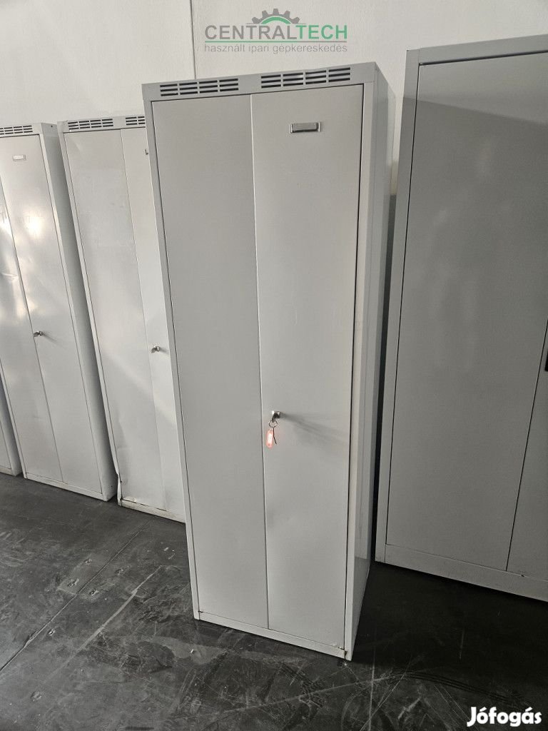 2 ajtós lemezszekrény, polcos akasztós fémszekrény 60x180cm öltözősze